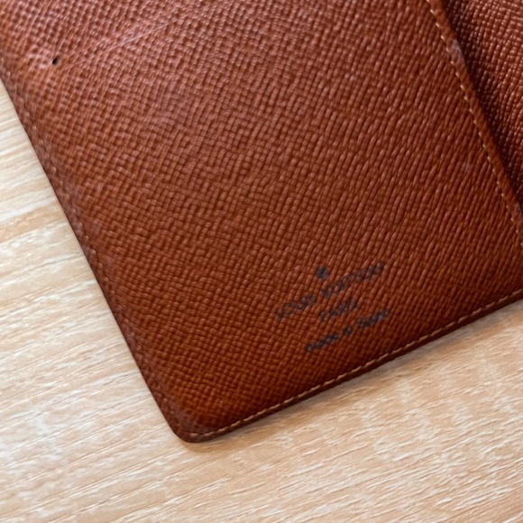 Louis Vuitton Monogram Brown Bifold Wallet/Organizer - Picture 7 of 15